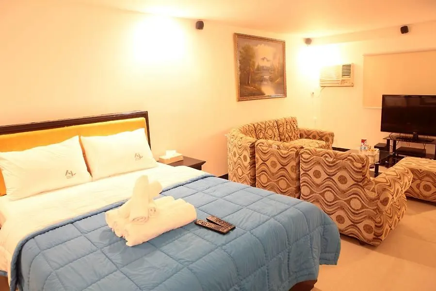 V.F. Four Season Hotel Angeles 2*,